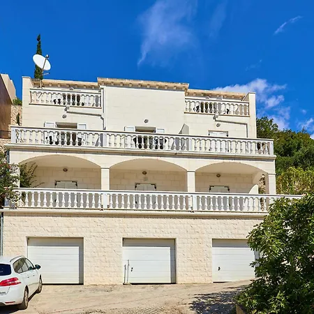Hedera Estate, Hedera A53 Ragusa