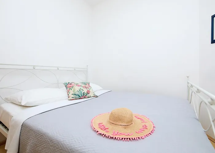 Hedera Estate, Hedera A53 *