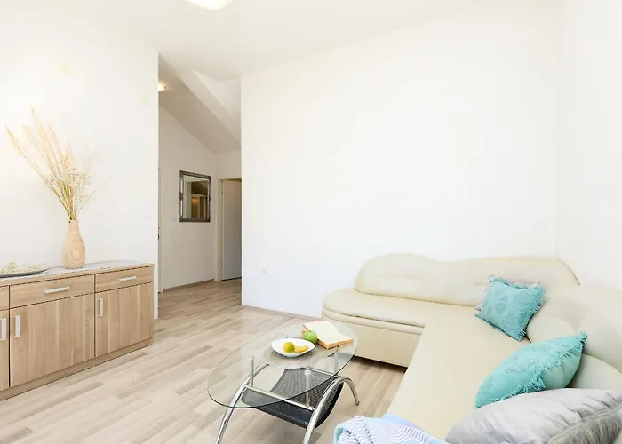 Hedera Estate, Hedera A53