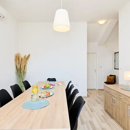 Hedera Estate, Hedera A53 * 杜布罗夫尼克