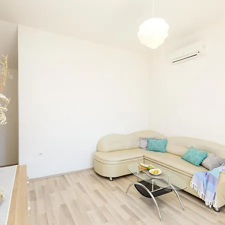 Hedera Estate, Hedera A53 杜布罗夫尼克